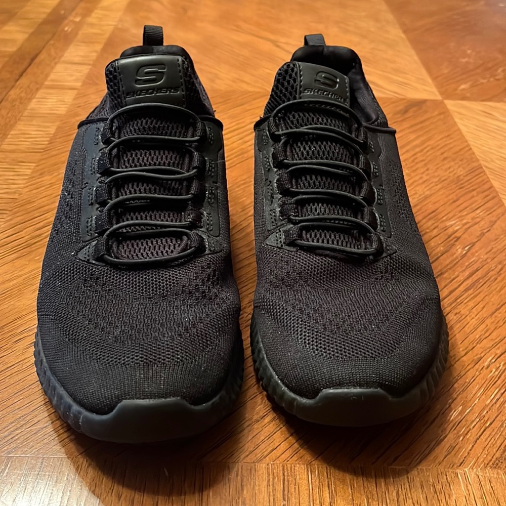 Men’s Slip Resistant Sketchers Black Tennis Shoes